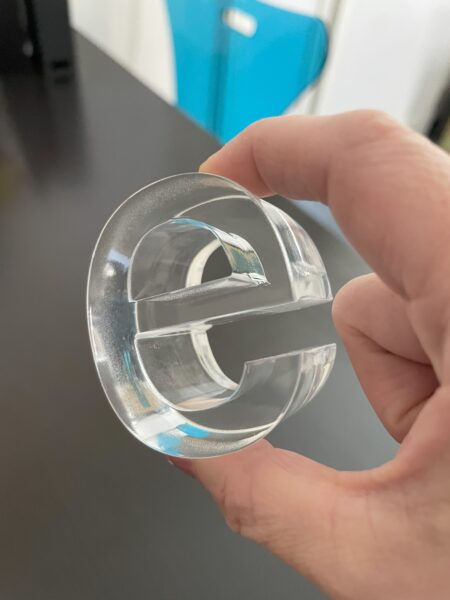 レーザーによる厚板切り文字
